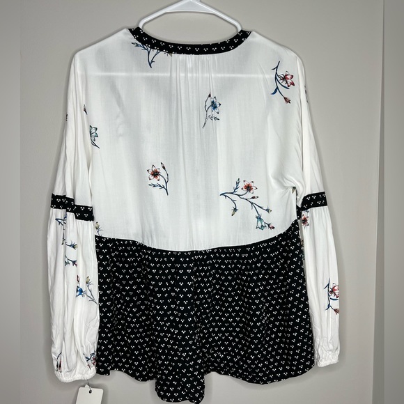 Boho DR2 *NEW* size small flowy top! Tassel with bead tie. Black and white. - Picture 3 of 8